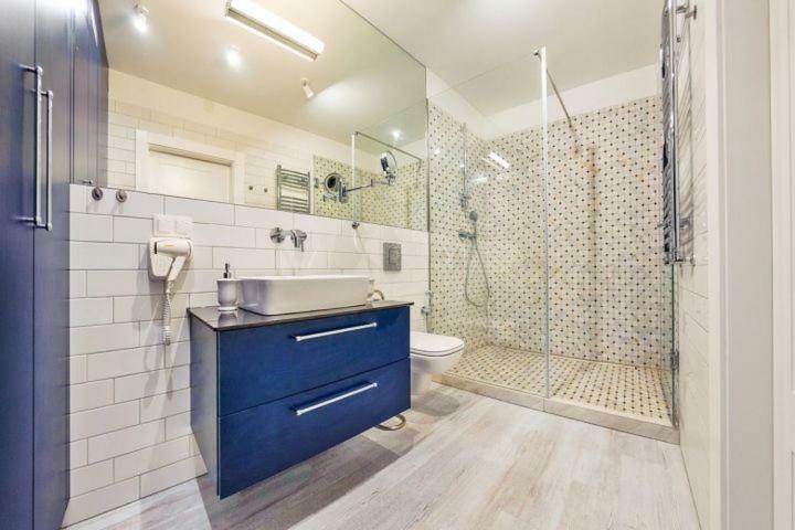 Unique Motlawa Riverbank Apartment Гданьск Экстерьер фото