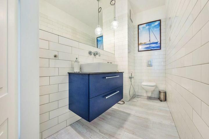 Unique Motlawa Riverbank Apartment Гданьск Экстерьер фото